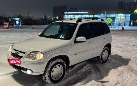 Chevrolet Niva I рестайлинг, 2016 год, 760 000 рублей, 2 фотография