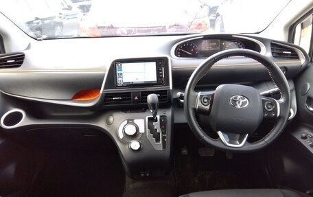 Toyota Sienta II, 2019 год, 1 630 000 рублей, 6 фотография