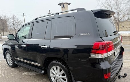 Toyota Land Cruiser 200, 2017 год, 6 000 000 рублей, 5 фотография