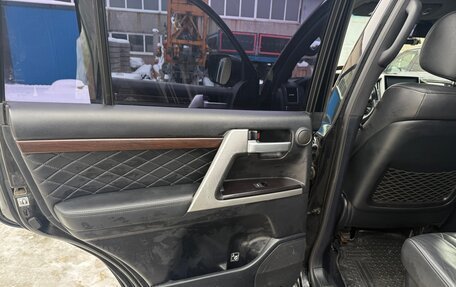 Toyota Land Cruiser 200, 2017 год, 6 000 000 рублей, 10 фотография