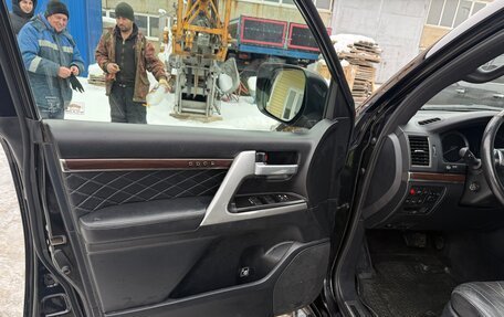 Toyota Land Cruiser 200, 2017 год, 6 000 000 рублей, 7 фотография