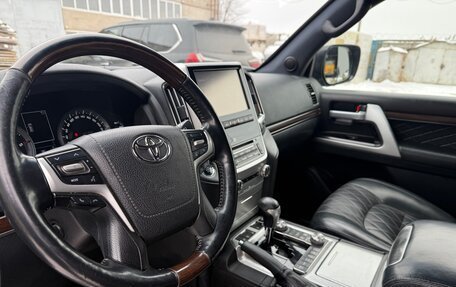 Toyota Land Cruiser 200, 2017 год, 6 000 000 рублей, 16 фотография