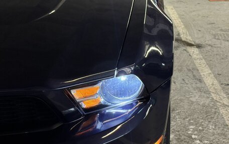 Ford Mustang VI рестайлинг, 2010 год, 1 990 000 рублей, 9 фотография