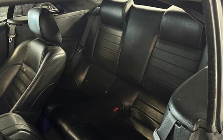 Ford Mustang VI рестайлинг, 2010 год, 1 990 000 рублей, 19 фотография