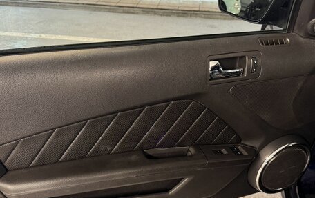 Ford Mustang VI рестайлинг, 2010 год, 1 990 000 рублей, 12 фотография