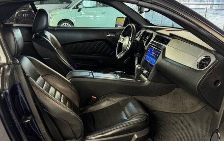 Ford Mustang VI рестайлинг, 2010 год, 1 990 000 рублей, 18 фотография