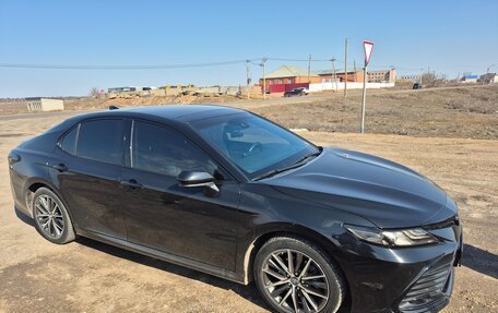 Toyota Camry, 2023 год, 3 999 000 рублей, 4 фотография