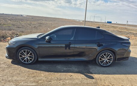 Toyota Camry, 2023 год, 3 999 000 рублей, 2 фотография