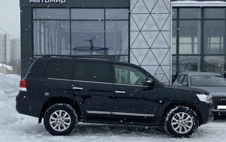 Toyota Land Cruiser 200, 2016 год, 5 399 000 рублей, 4 фотография