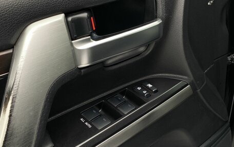 Toyota Land Cruiser 200, 2016 год, 5 399 000 рублей, 24 фотография