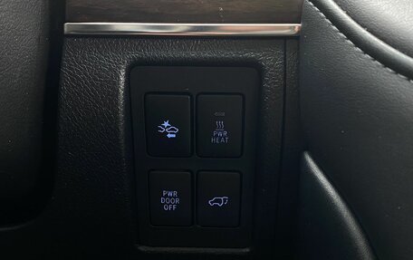 Toyota Land Cruiser 200, 2016 год, 5 399 000 рублей, 20 фотография