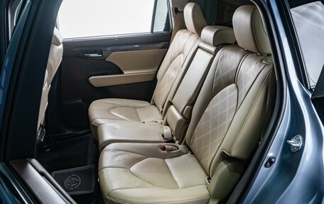 Toyota Highlander, 2021 год, 6 425 000 рублей, 9 фотография