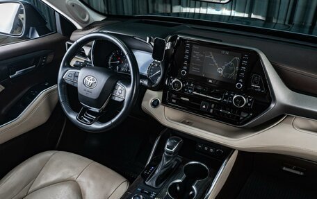 Toyota Highlander, 2021 год, 6 425 000 рублей, 15 фотография