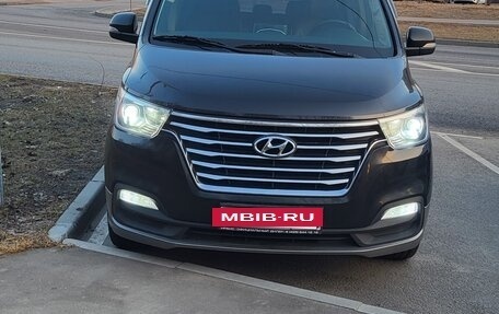 Hyundai Grand Starex Grand Starex I рестайлинг 2, 2019 год, 3 940 000 рублей, 6 фотография