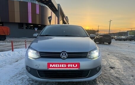 Volkswagen Polo VI (EU Market), 2012 год, 800 000 рублей, 2 фотография