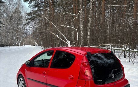 Peugeot 107 I рестайлинг, 2010 год, 450 000 рублей, 6 фотография