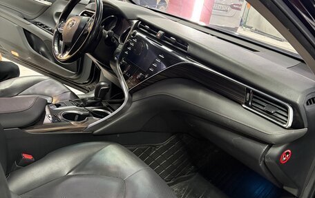 Toyota Camry, 2018 год, 2 550 000 рублей, 9 фотография