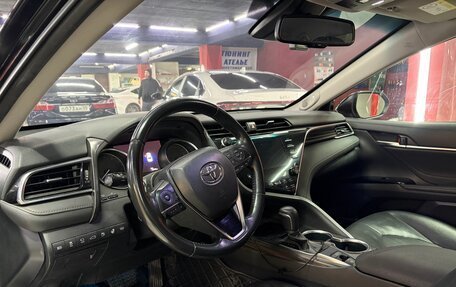 Toyota Camry, 2018 год, 2 550 000 рублей, 8 фотография