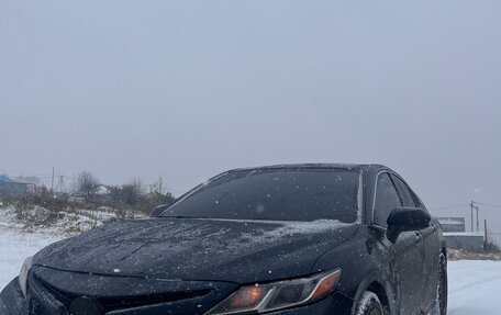 Toyota Camry, 2018 год, 2 300 000 рублей, 2 фотография