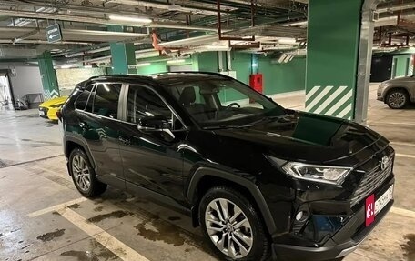 Toyota RAV4, 2021 год, 3 950 000 рублей, 3 фотография