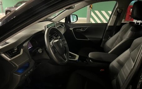 Toyota RAV4, 2021 год, 3 950 000 рублей, 11 фотография