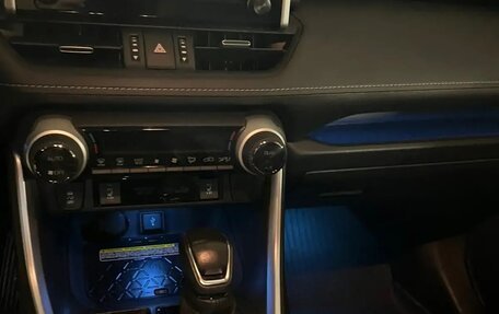 Toyota RAV4, 2021 год, 3 950 000 рублей, 13 фотография