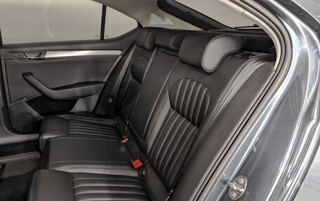 Skoda Superb III рестайлинг, 2018 год, 1 805 000 рублей, 18 фотография