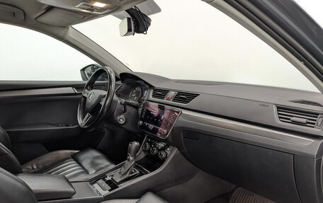 Skoda Superb III рестайлинг, 2018 год, 1 805 000 рублей, 13 фотография