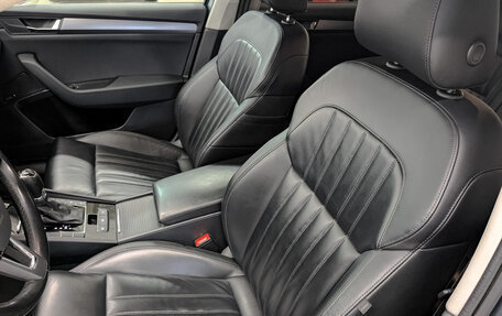 Skoda Superb III рестайлинг, 2018 год, 1 805 000 рублей, 20 фотография