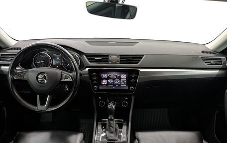 Skoda Superb III рестайлинг, 2018 год, 1 805 000 рублей, 14 фотография