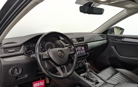 Skoda Superb III рестайлинг, 2018 год, 1 805 000 рублей, 15 фотография