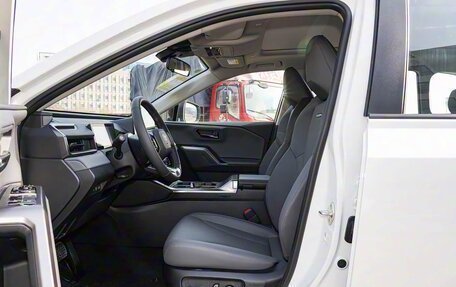 Toyota RAV4, 2025 год, 4 250 000 рублей, 9 фотография