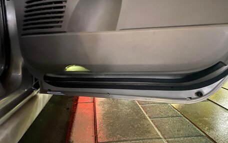 Mitsubishi Grandis, 2003 год, 650 000 рублей, 14 фотография