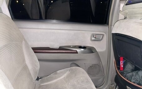 Mitsubishi Grandis, 2003 год, 650 000 рублей, 6 фотография