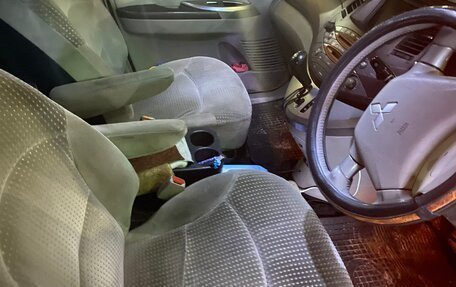 Mitsubishi Grandis, 2003 год, 650 000 рублей, 17 фотография