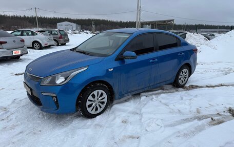 KIA Rio IV, 2017 год, 1 000 000 рублей, 2 фотография