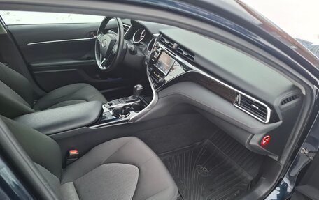 Toyota Camry, 2018 год, 2 700 000 рублей, 10 фотография