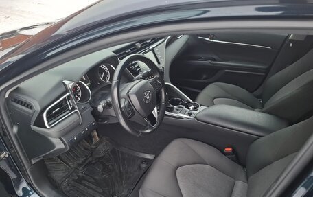 Toyota Camry, 2018 год, 2 700 000 рублей, 9 фотография