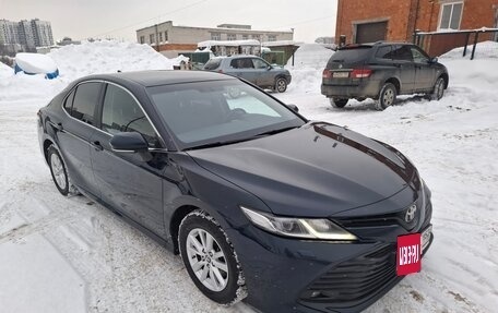 Toyota Camry, 2018 год, 2 700 000 рублей, 7 фотография