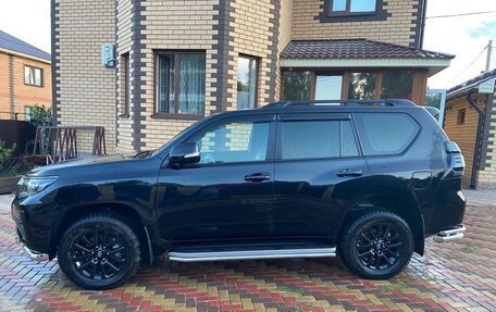 Toyota Land Cruiser Prado 150 рестайлинг 2, 2021 год, 6 800 000 рублей, 3 фотография