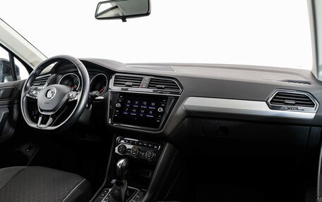 Volkswagen Tiguan II, 2020 год, 2 349 000 рублей, 9 фотография