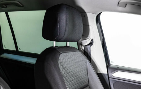 Volkswagen Tiguan II, 2020 год, 2 349 000 рублей, 21 фотография