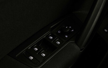 Volkswagen Tiguan II, 2020 год, 2 349 000 рублей, 18 фотография