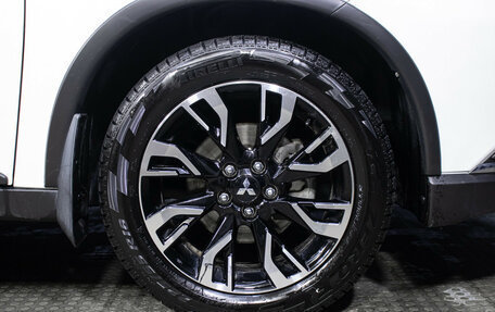 Mitsubishi Outlander III рестайлинг 3, 2022 год, 2 698 000 рублей, 24 фотография