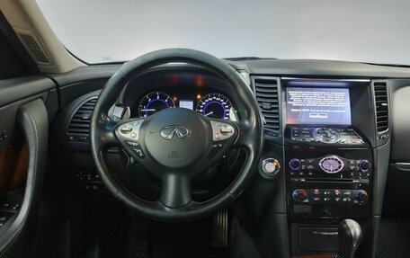 Infiniti QX70, 2013 год, 2 099 000 рублей, 15 фотография