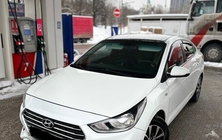 Hyundai Solaris II рестайлинг, 2017 год, 720 000 рублей, 1 фотография