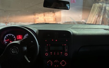 Volkswagen Polo VI (EU Market), 2011 год, 850 000 рублей, 9 фотография