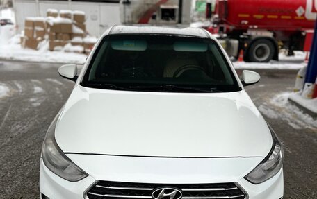 Hyundai Solaris II рестайлинг, 2017 год, 720 000 рублей, 2 фотография