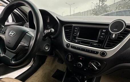 Hyundai Solaris II рестайлинг, 2017 год, 720 000 рублей, 7 фотография