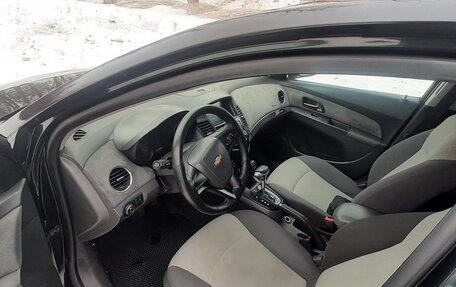 Chevrolet Cruze II, 2010 год, 650 000 рублей, 3 фотография